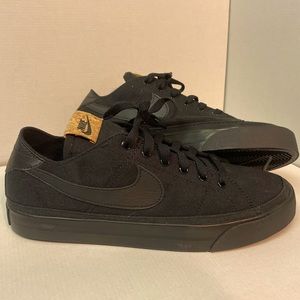 Nike Court Legacy Canvas NWOT